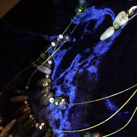 Layered wire, bead and semi precious stone set - Picture 3 of 4